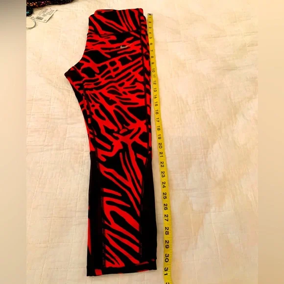 2/$20❤️NIKE CAPRI PANT🔥NWOT! EXCELLENT CONDITION! - Picture 2 of 8